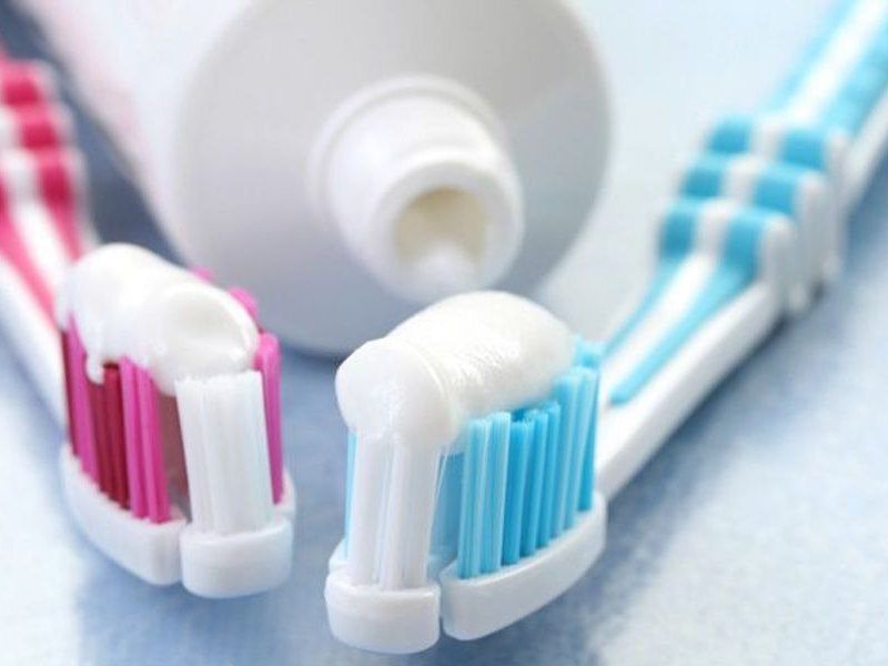 Засоби зубної гігієни із вмістом фтору: користь чи шкода? post thumbnail image
