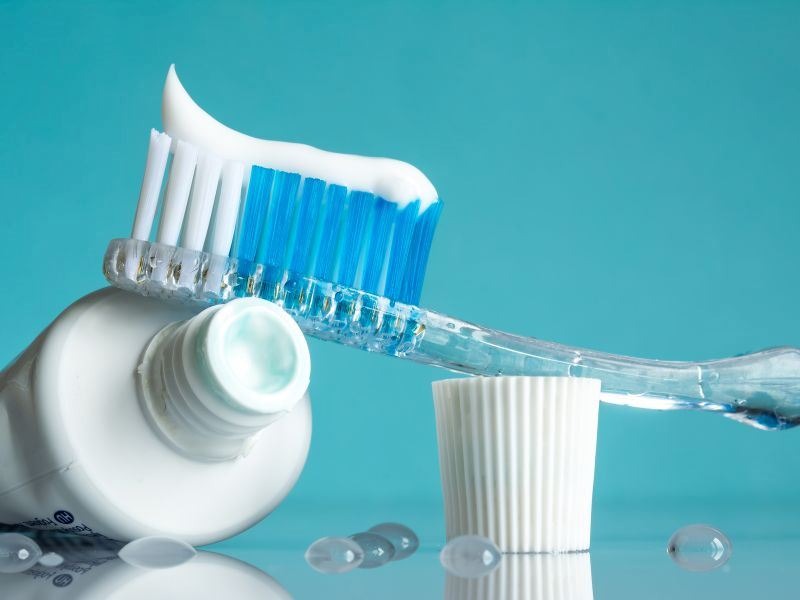 Засоби зубної гігієни із вмістом фтору: користь чи шкода?